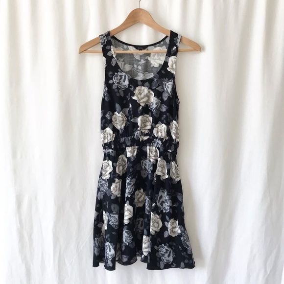 Talula Aritzia floral print dress Size XXS - Picture 1 of 7